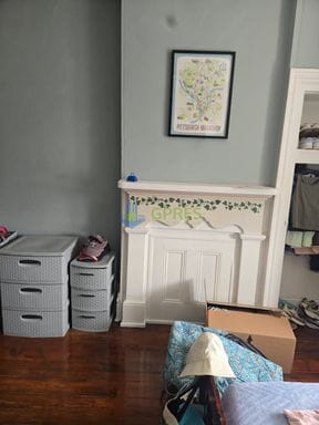 Building Photo - Amazing 2- bedroom 3rd floor apartment in the Southside must see!