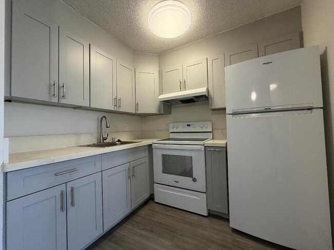 Building Photo - To register for the showing time below, note the 4 digit code: 5386 and click "APPLY NOW."(mobile...