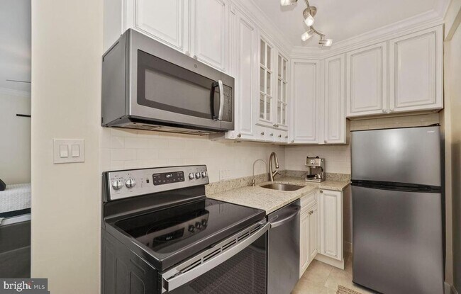 Foto del edificio - 3051 Idaho Ave NW