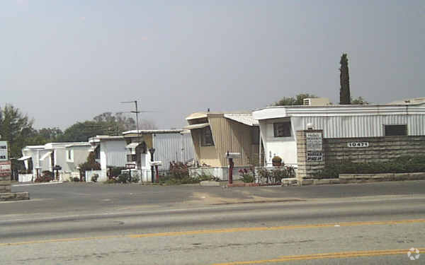 Foto del edificio - Glenoaks Mobilehome Park