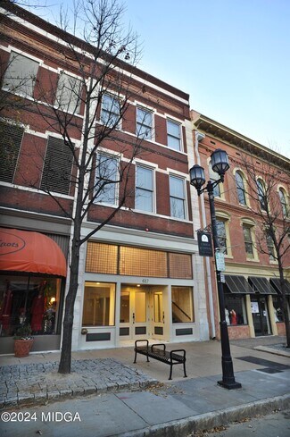 Building Photo - 617 Cherry St