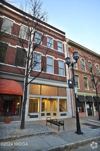 Building Photo - 617 Cherry St