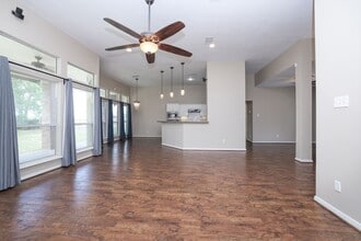 Building Photo - 105 Lawrence Marshall Dr