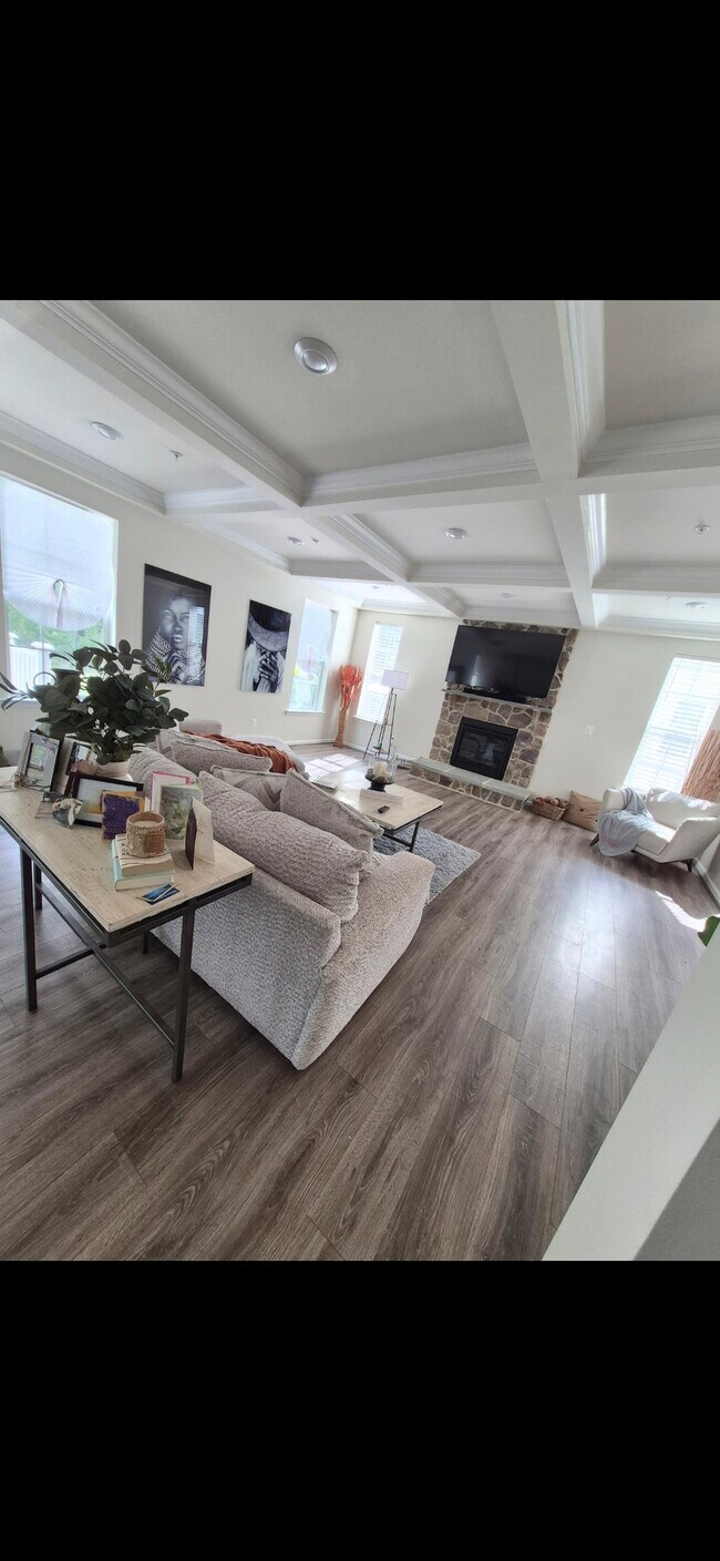 Building Photo - 16208 Tortola Dr