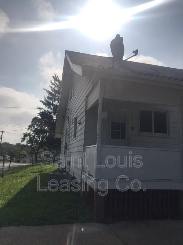 Building Photo - 3737 Marvin Ave