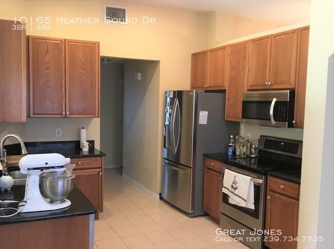 Building Photo - 10165 Heather Sound Dr
