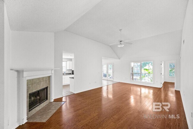 Building Photo - 8197 Edgewood Dr