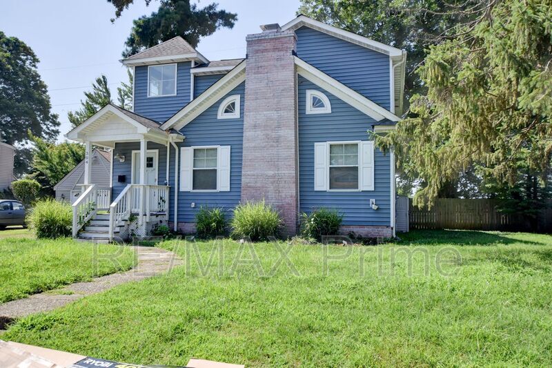 Primary Photo - 304 Old Point Ave