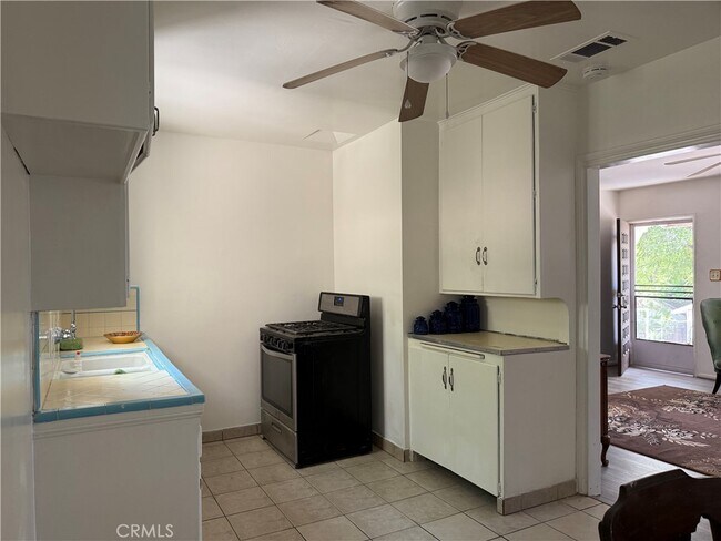 Foto del edificio - 10324 Hillhaven Ave
