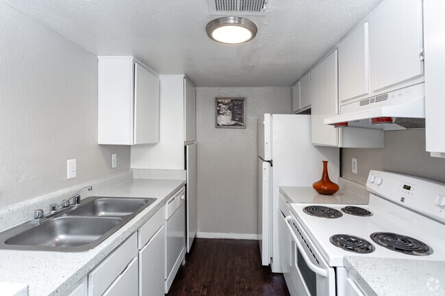 Interior Photo - Bella Vista Park