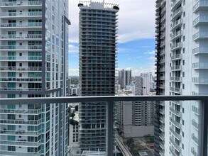 Building Photo - 1060 Brickell Ave