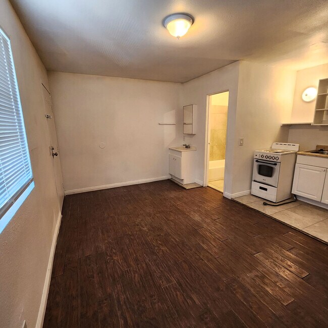 184 Judy Ct Unit CE, Henderson, NV 89015 Apartments in Henderson, NV