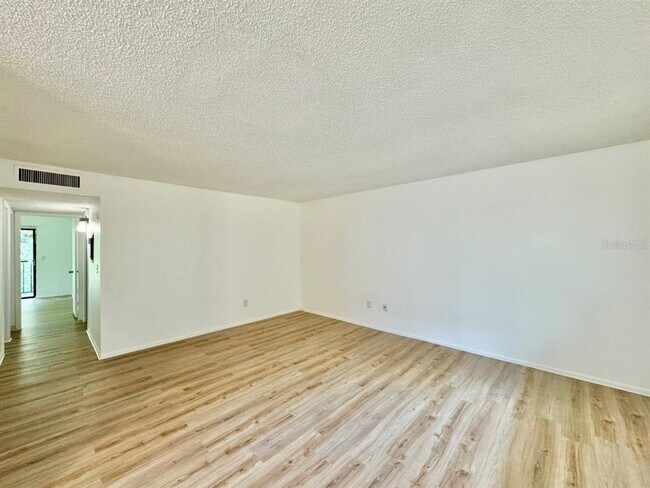Foto del edificio - 11703 Raintree Village Blvd