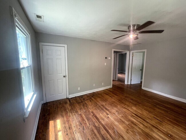 Building Photo - Charming Two Bedroom One Bath Rancher Awai...