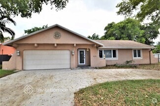 Building Photo - 3520 SW 70th Ave