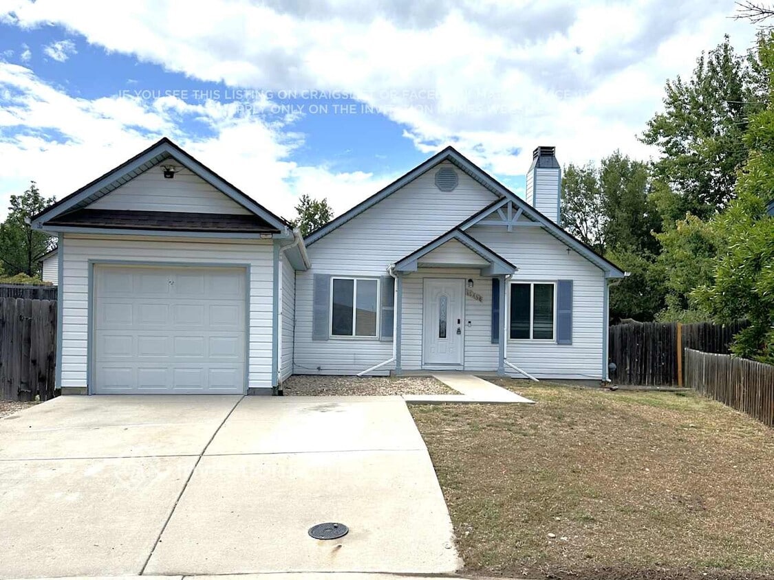 Foto principal - 17468 E Whitaker Dr