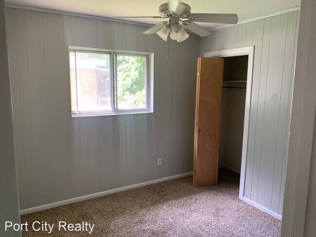 Foto del edificio - 3 br, 1 bath House - 5308 Carnation