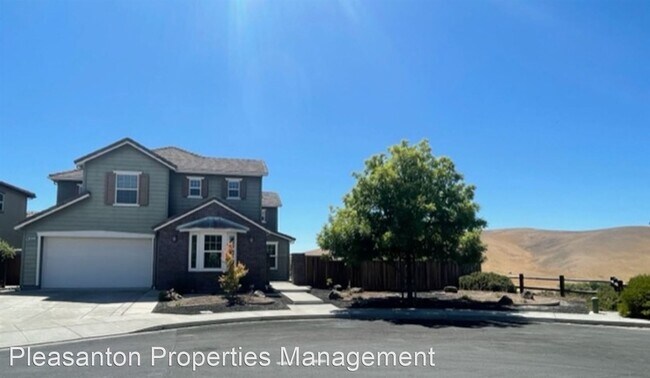 Building Photo - 5 br, 4.5 bath House - 913 Bailey Ct.