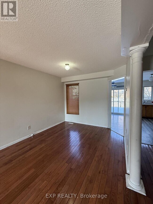 Photo du bâtiment - 7680 Black Walnut Trail