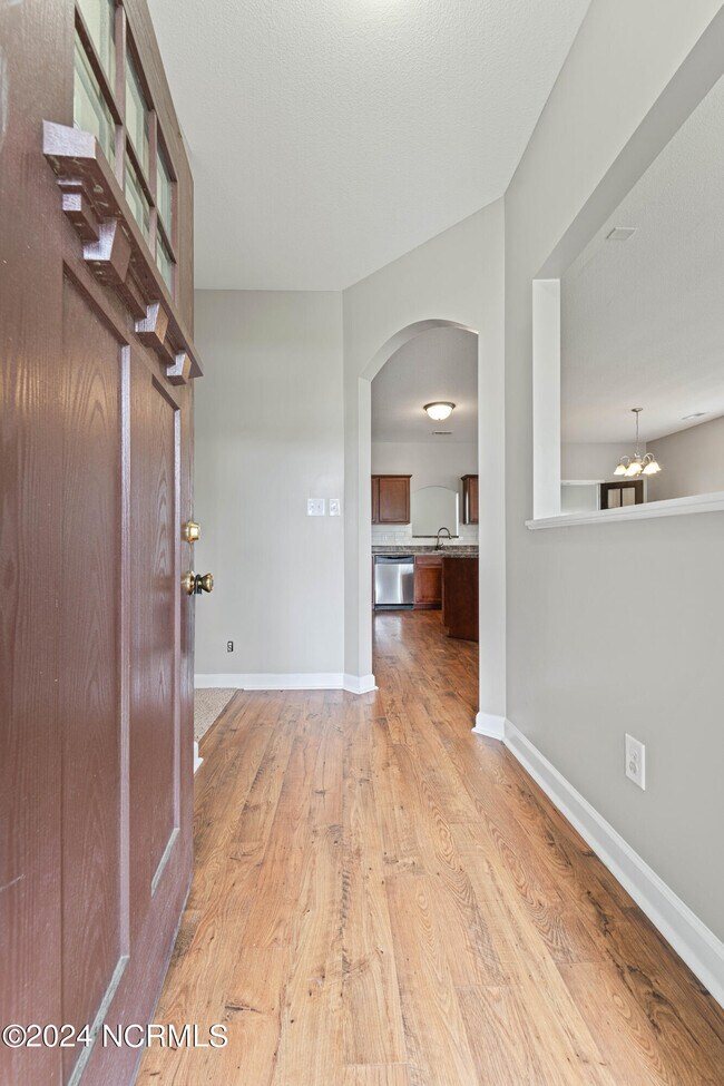 Foto del edificio - 607 Drummond Grove Ln