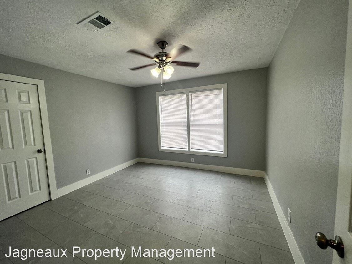 4 br, 2 bath House 1302 Arkansas St House Rental in Lake Charles