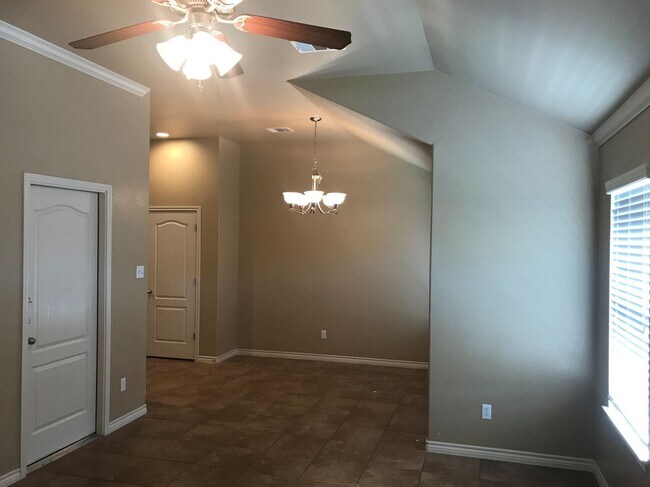 Foto del edificio - 3 bedroom 2 bath Duplex Text 302-231-7228 ...