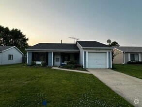 Building Photo - 1076 Crestwood Ln