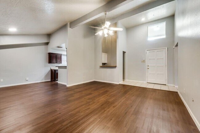 Building Photo - 15846 Blueridge Rd