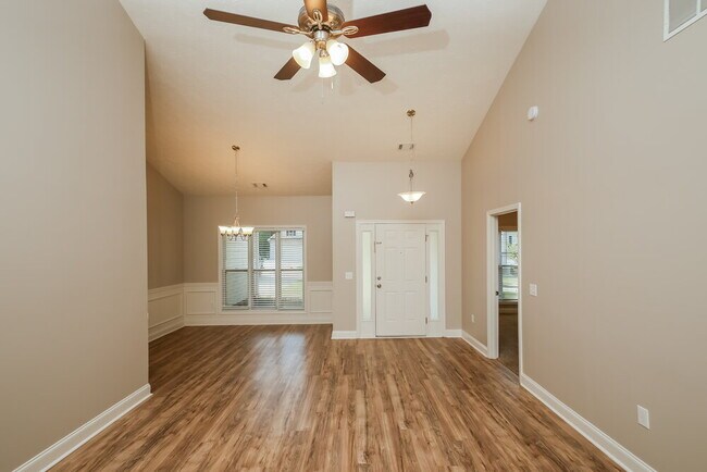 Foto del edificio - 134 Westridge Cir