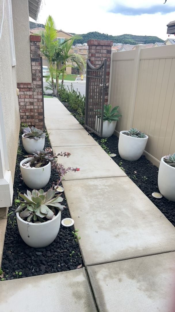 Foto del edificio - Beautiful 4 bedroom, 3 bath home nestled in the foothills of Fallbrook