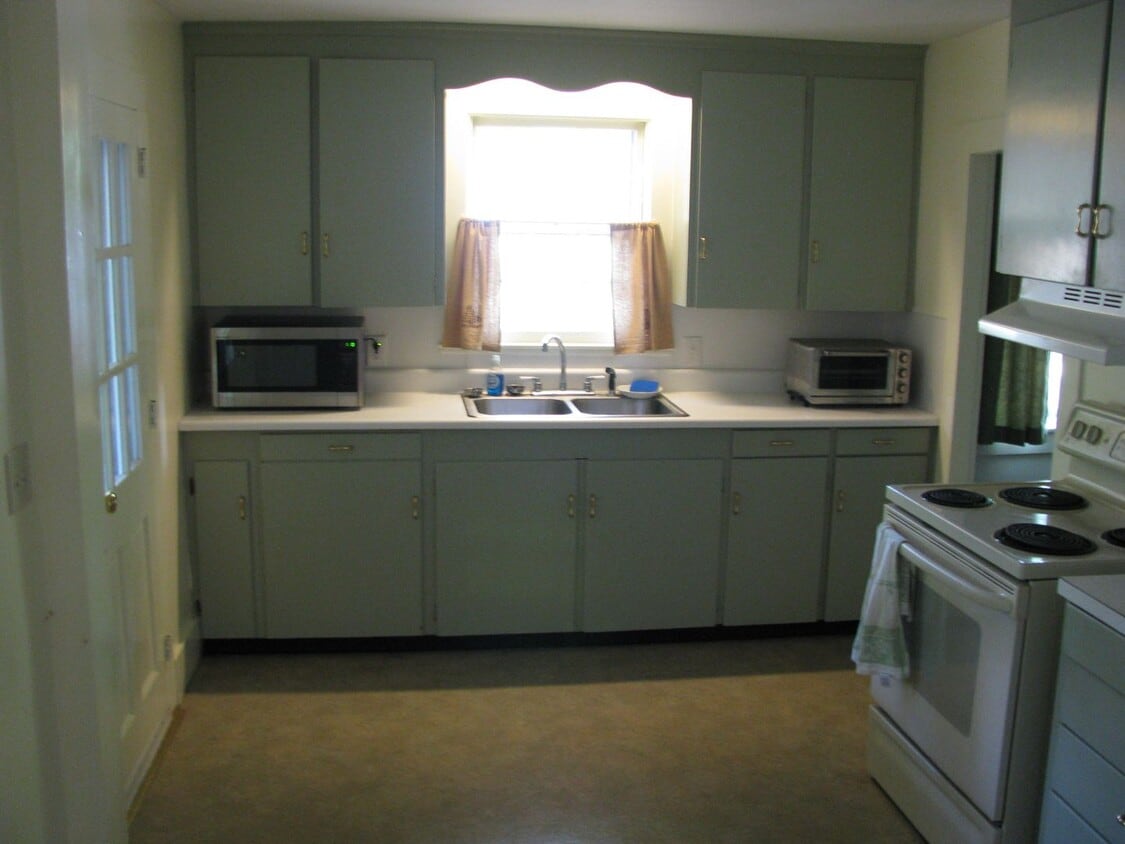 717-719 Stony Hill Road - 717-719 Stony Hill Road