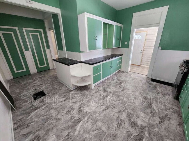 Building Photo - 71 S 15th St