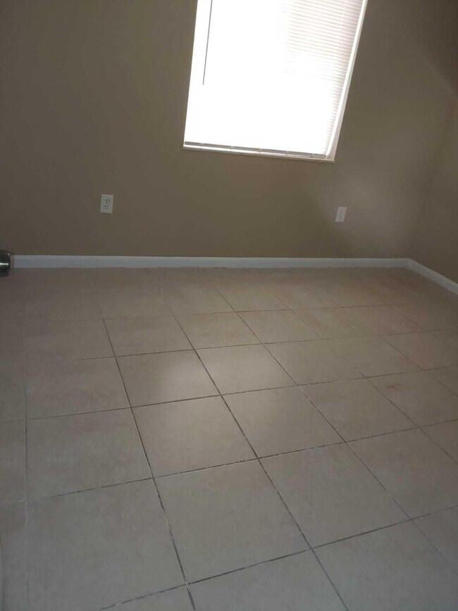 Foto del edificio - 6094 Forest Hill Blvd
