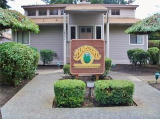 Foto del edificio - Comfy Habitat Condo in Central Federal Way!