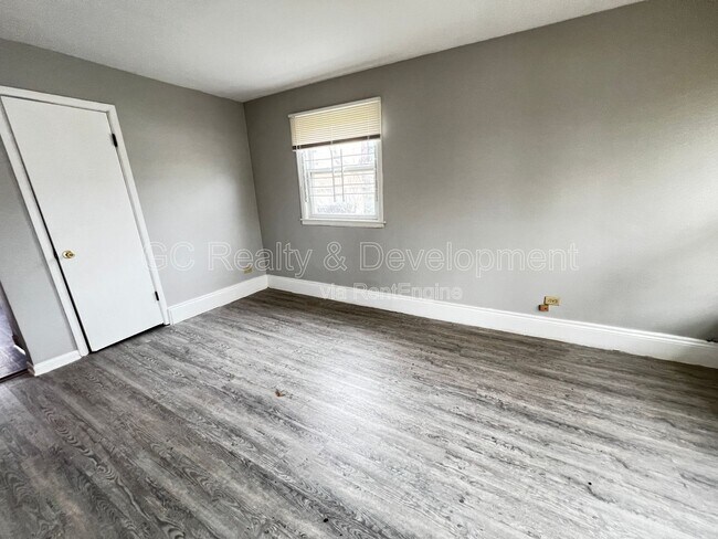 Foto del edificio - 9252 S Merrill Ave