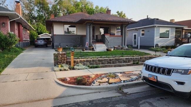 Foto del edificio - 628 Wilson Ave S