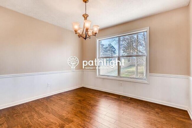 Foto del edificio - 3785 Bozeman Lake Rd, Kennesaw, GA, 30144