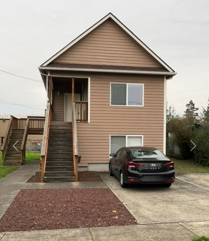 Primary Photo - 145 N 13th St