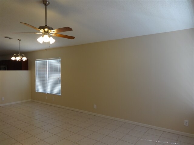 Building Photo - 5424 Club Cir