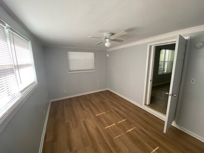 Building Photo - 5217 Marlene Ave
