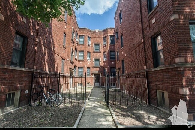 Building Photo - 4725 N Leavitt St