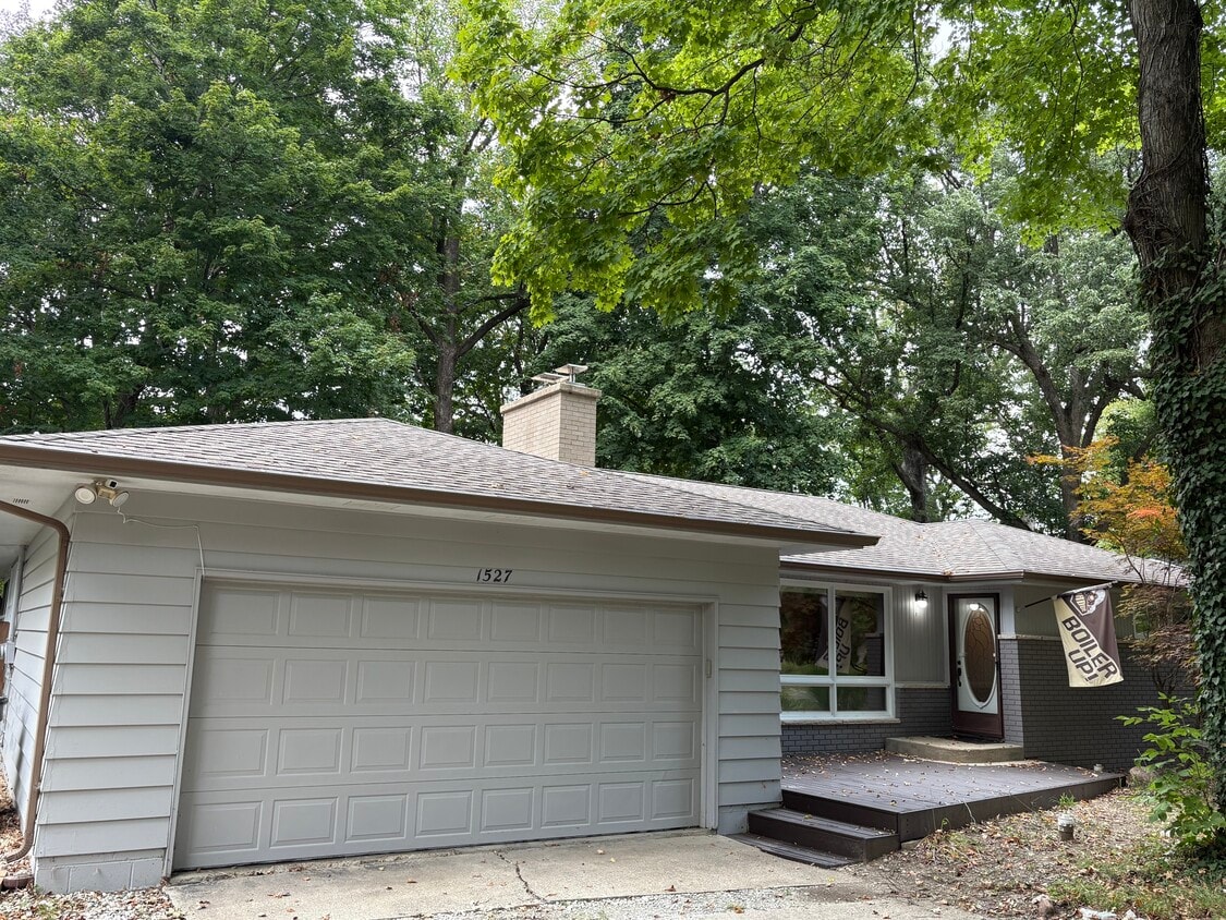 Front Porch - 1527 Summit Dr