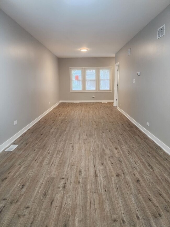 Building Photo - Newly Remodeled 3Bedroom house in Calumet ...