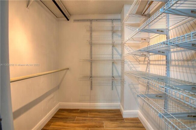 Building Photo - 2671 S Course Dr