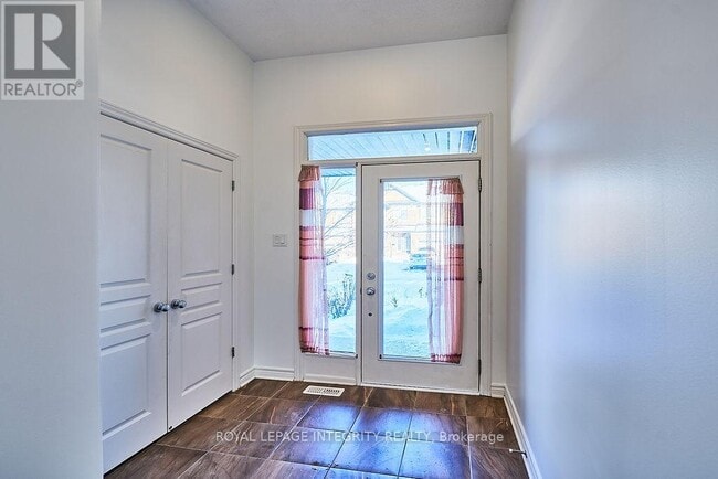 Building Photo - 870 Fletcher Cir