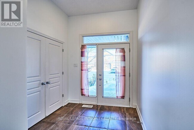 Photo du bâtiment - 870 Fletcher Cir