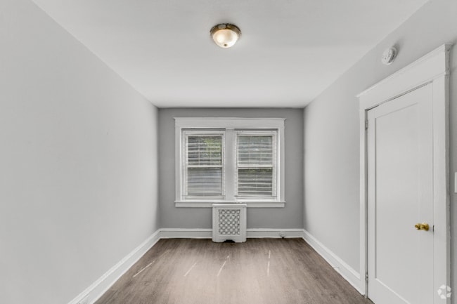 Building Photo - 7057 Cresheim Rd