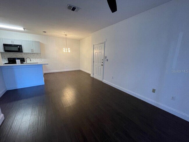 Foto del edificio - 5821 Legacy Crescent Pl