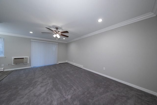 Premium Gray Carpeting/Gray Wall Paint - Fairfield Courtyard at Lake Grove