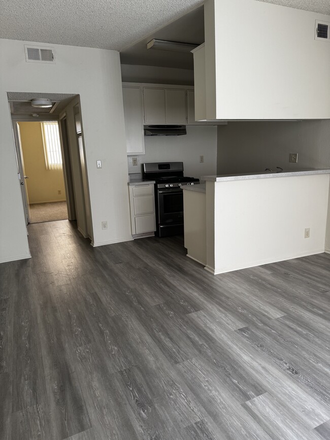 Building Photo - Pavillion Apartments